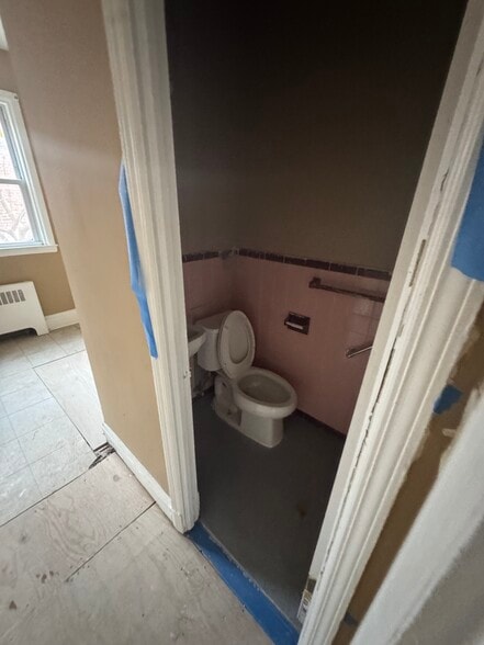 More Photos Of 2449 Shirley Ave, Baltimore Flex For Sale