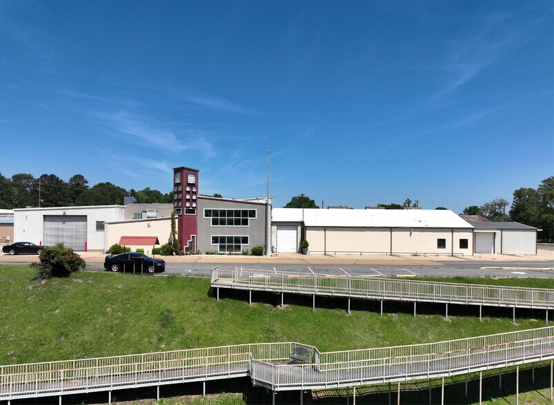 More Photos Of 416 E Washington Ave, Camden Refrigeration Cold Storage For Sale