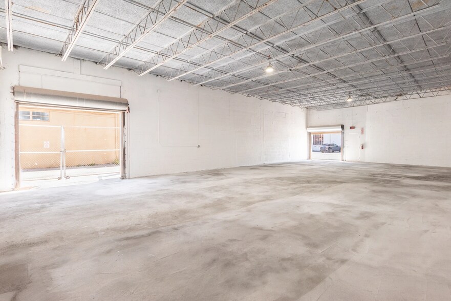 More Photos Of 610 NE 29th St, Pompano Beach Warehouse For Lease