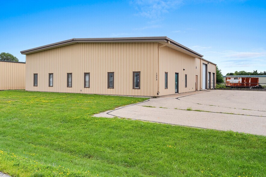 More Photos Of 1373 Kimberly Dr, Neenah Flex For Sale