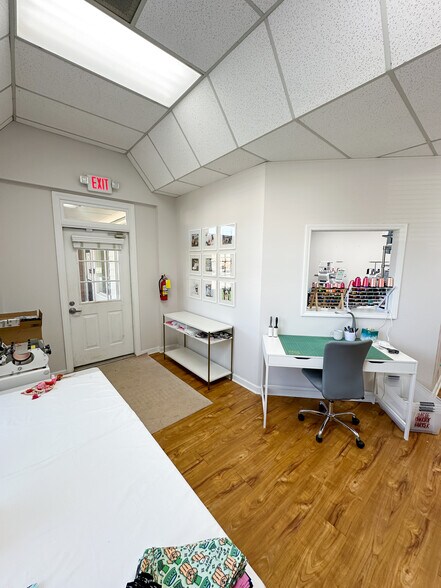 More Photos Of 999 Whitlock Ave SW, Marietta Unknown For Lease