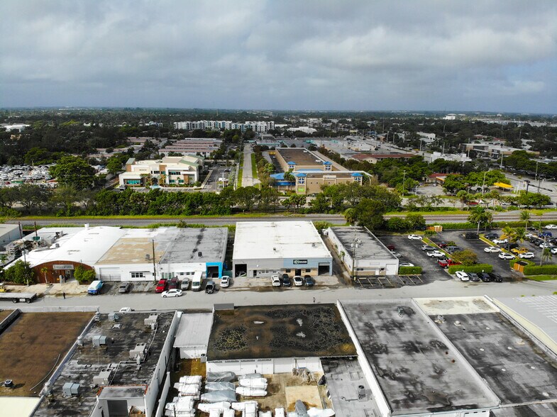 More Photos Of 3031-3035 NE 12th Ter, Oakland Park Warehouse For Lease