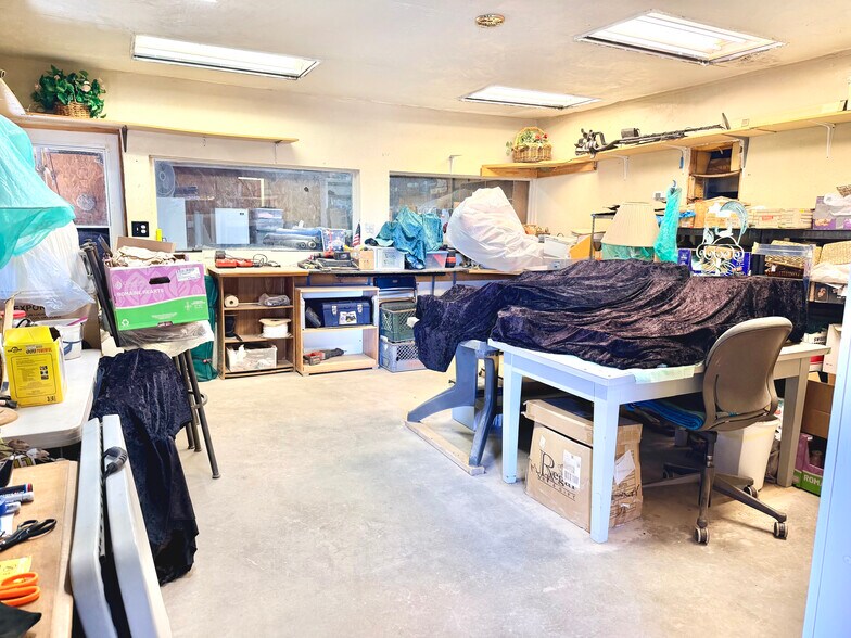 More Photos Of 15329 S Sunland Gin Rd, Arizona City Auto Repair For Sale