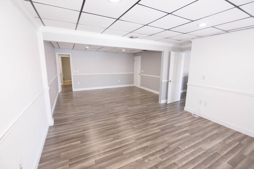 More Photos Of 721 Us Highway 1, North Palm Beach Office For Sale