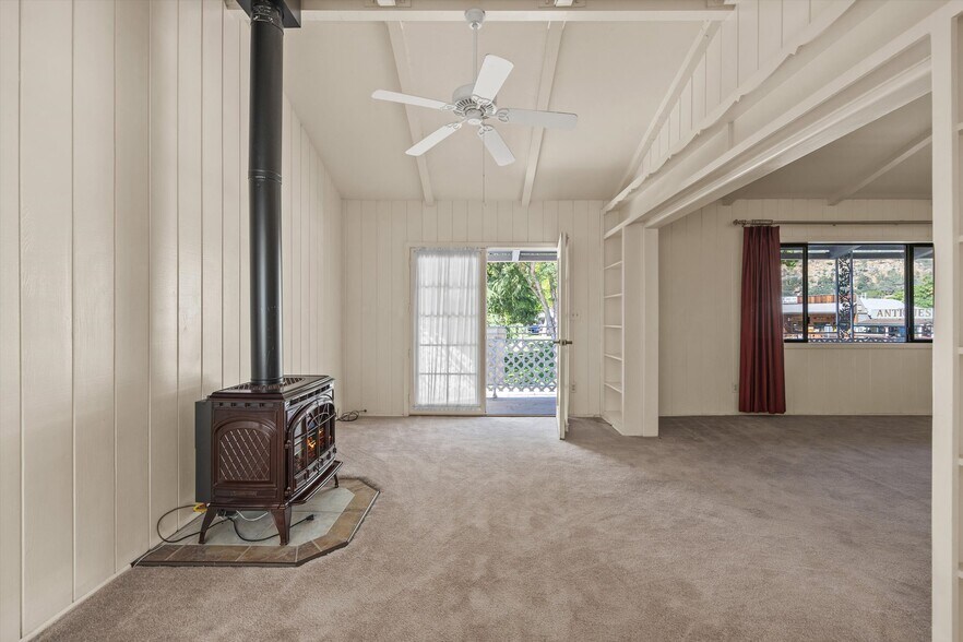 More Photos Of 16 Tobias St, Kernville Storefront Retail Residential For Sale