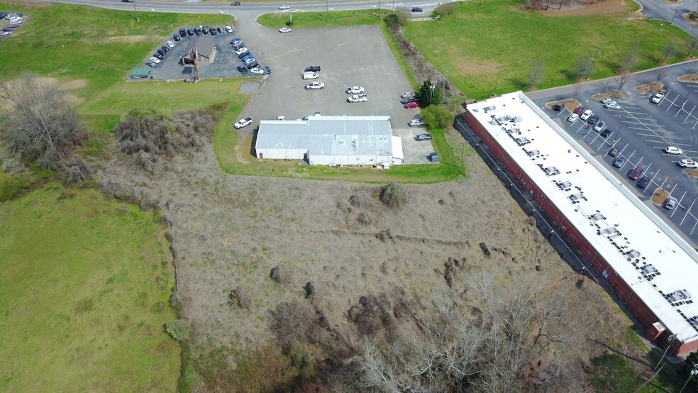 More Photos Of 12400 Cumming Hwy, Canton Restaurant For Lease