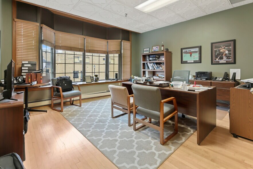 More Photos Of 11 N 7th Ave N, Saint Cloud Office For Sale