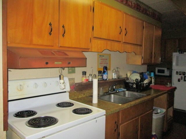 More Photos Of 93 Main St, Schenevus Storefront Retail Residential For Sale