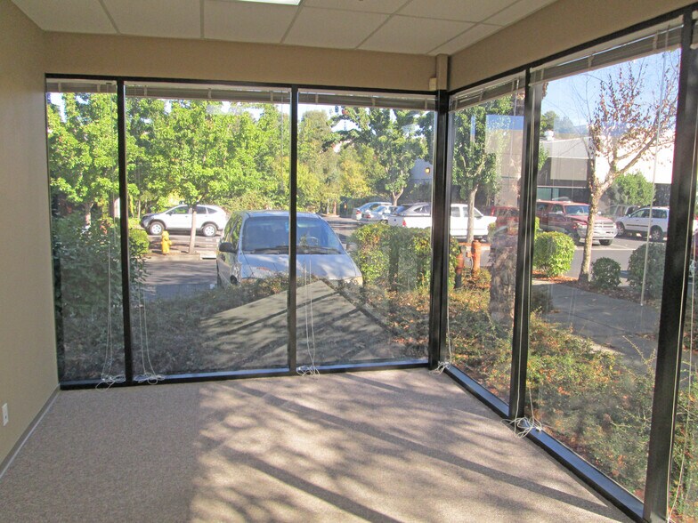 More Photos Of 5570 Skylane Blvd, Santa Rosa Office For Sale