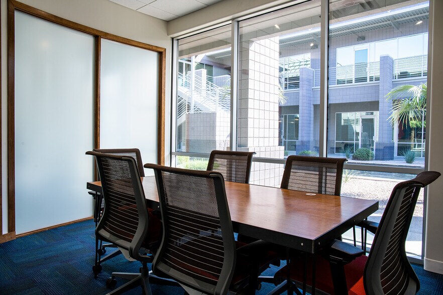 More Photos Of 1095 W Rio Salado Pky, Tempe Loft Creative Space For Lease