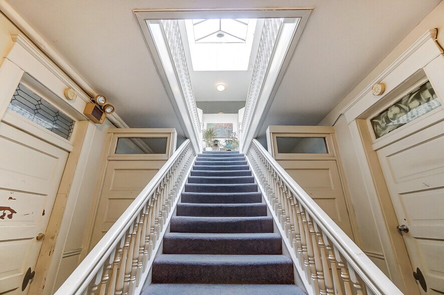 More Photos Of 42-44 W High St, Springfield Apartments For Sale