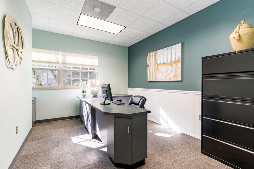 More Photos Of 1938 N Hercules Ave, Clearwater Office For Sale