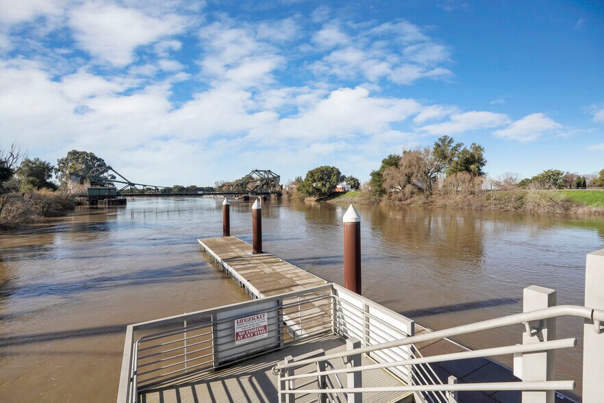 More Photos Of 14144 Market St, Walnut Grove Storefront For Sale