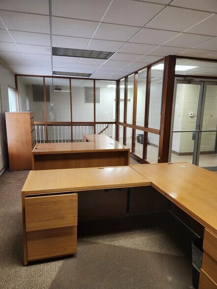 More Photos Of 3 E Wea St, Paola Office For Sale