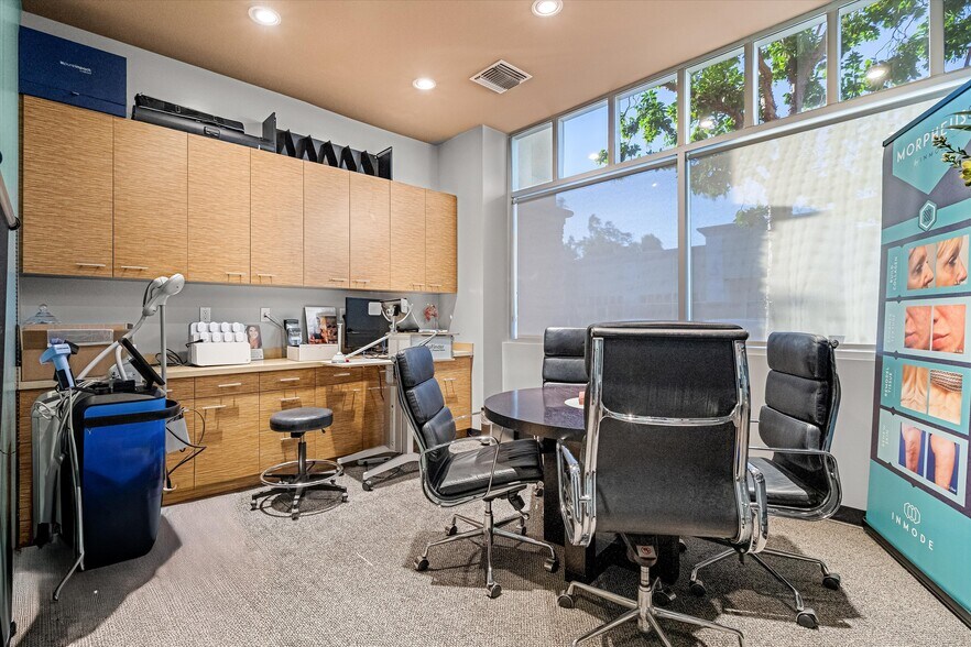 More Photos Of 27871 Smyth Dr, Santa Clarita Medical For Sale