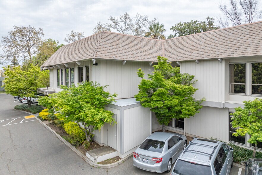 More Photos Of 2650 21st St, Sacramento Medical For Lease