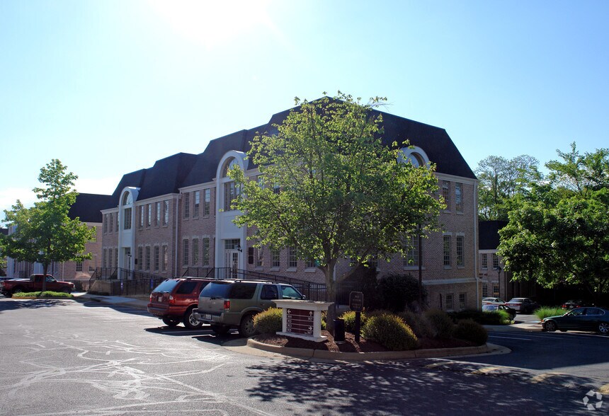 Primary Photo Of 3925 Blenheim Blvd, Fairfax Medical For Lease