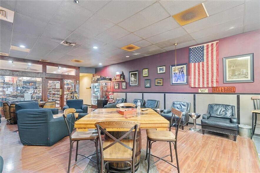 More Photos Of 960 W Hamilton St, Allentown Storefront Retail Residential For Lease