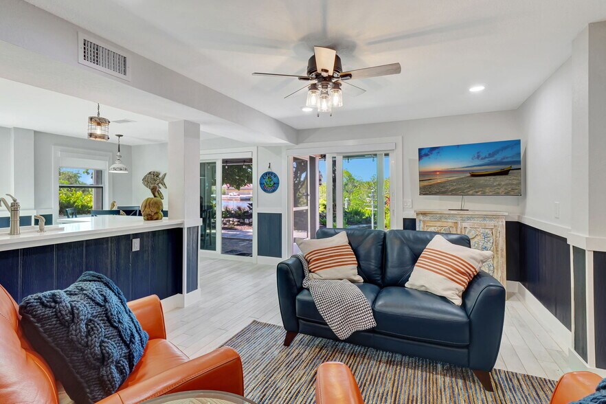 More Photos Of 193 Cocohatchee St, Naples Specialty For Sale