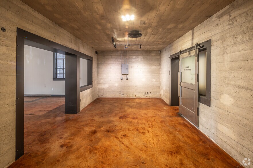 More Photos Of 6728 Bright Ave, Whittier Storefront For Sale