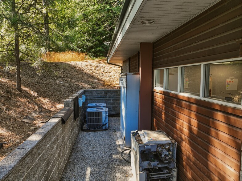 More Photos Of 112 Nevada City Hwy, Nevada City Office For Sale
