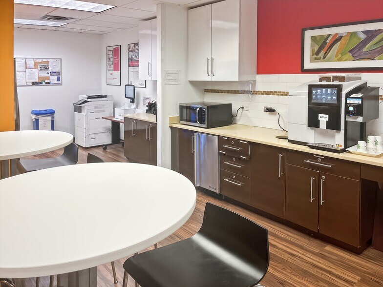 More Photos Of 101 Eisenhower Pky, Roseland Coworking Space