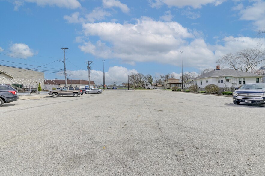 More Photos Of 3325 Ridge Rd, Lansing General Retail For Sale