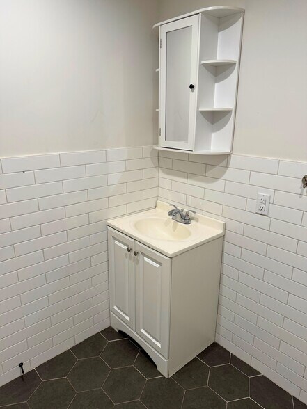 More Photos Of 990 Woodycrest Ave, Bronx Loft Creative Space For Lease