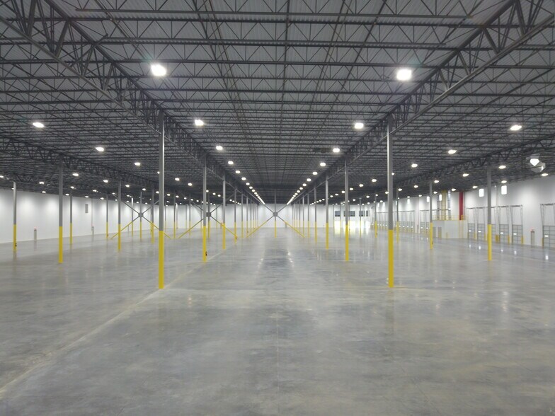 More Photos Of 5899 FedEx Ln, Olive Branch Warehouse For Lease