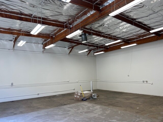 More Photos Of 268 N Lincoln Ave, Corona Unknown For Lease