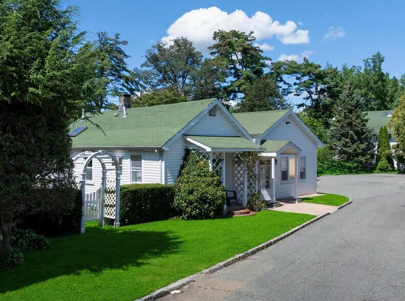 More Photos Of 23 Old Westbury Rd, Old Westbury Specialty For Sale