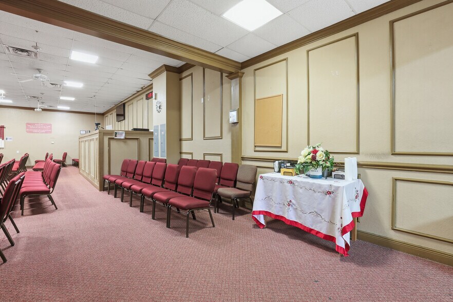 More Photos Of 300 Leonard Blvd, Lehigh Acres Warehouse For Sale