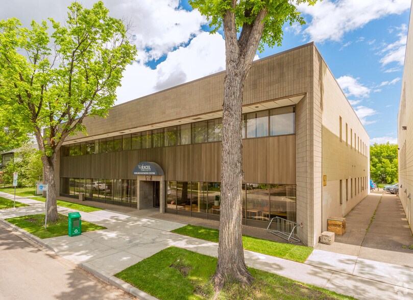 Primary Photo Of 11831 123 St NW, Edmonton Office For Sale