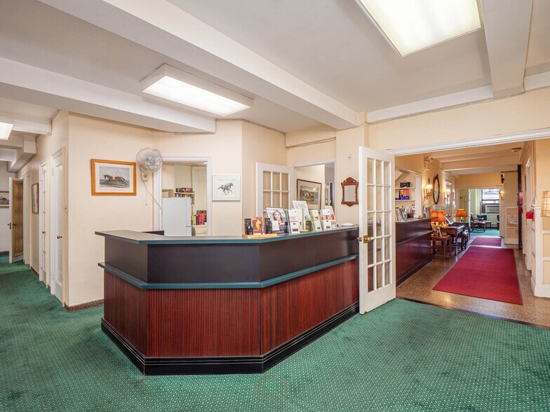 More Photos Of 115 E 61st St, New York Medical For Sale