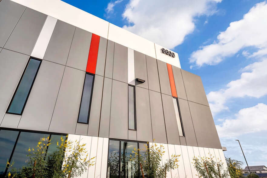 Primary Photo Of NWC INDIAN SCHOOL ROAD & LOOP 101, Phoenix Unknown For Lease