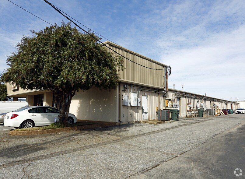 More Photos Of 5210 Pleasant View Rd, Memphis Showroom For Lease