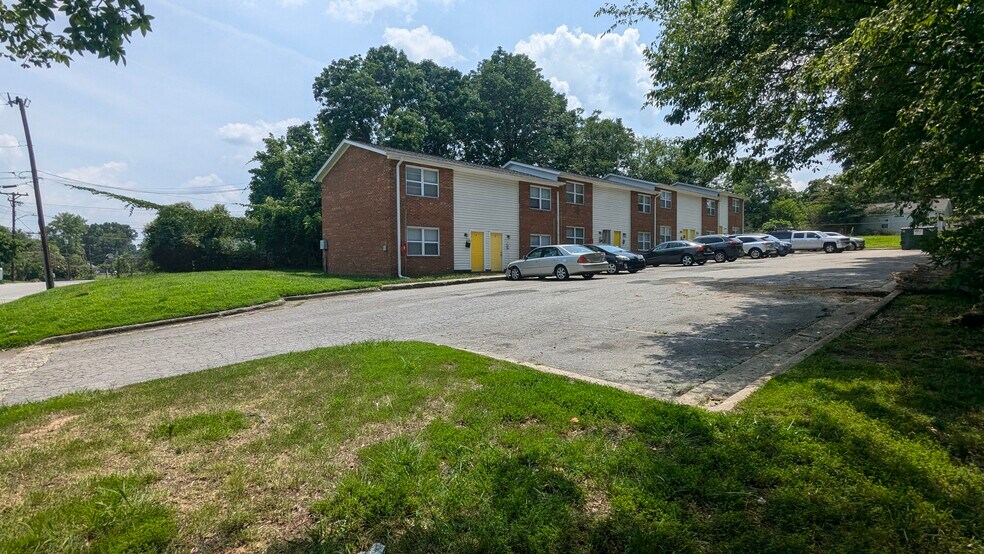 Primary Photo Of 1507 Tucker St, Greensboro Apartments For Sale