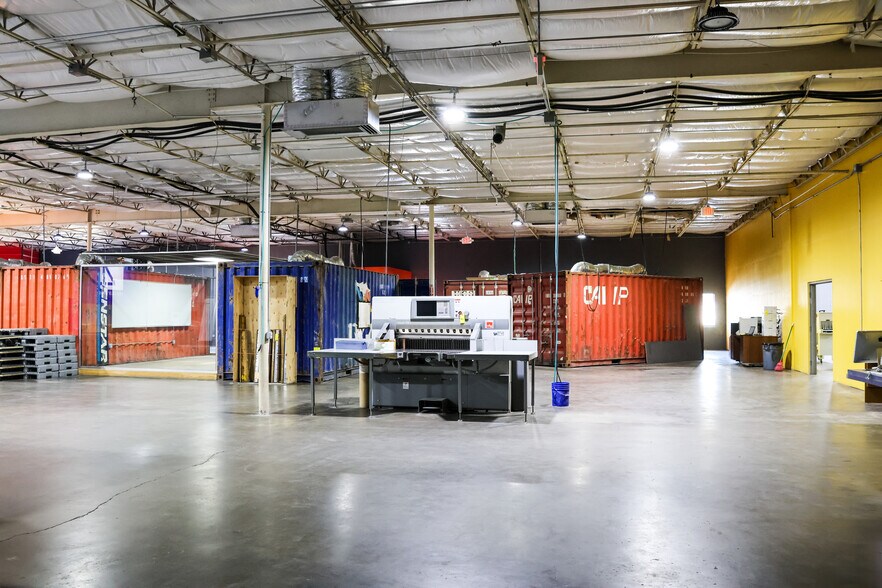 More Photos Of 3300 Lawnwood St, Fort Worth Warehouse For Sale