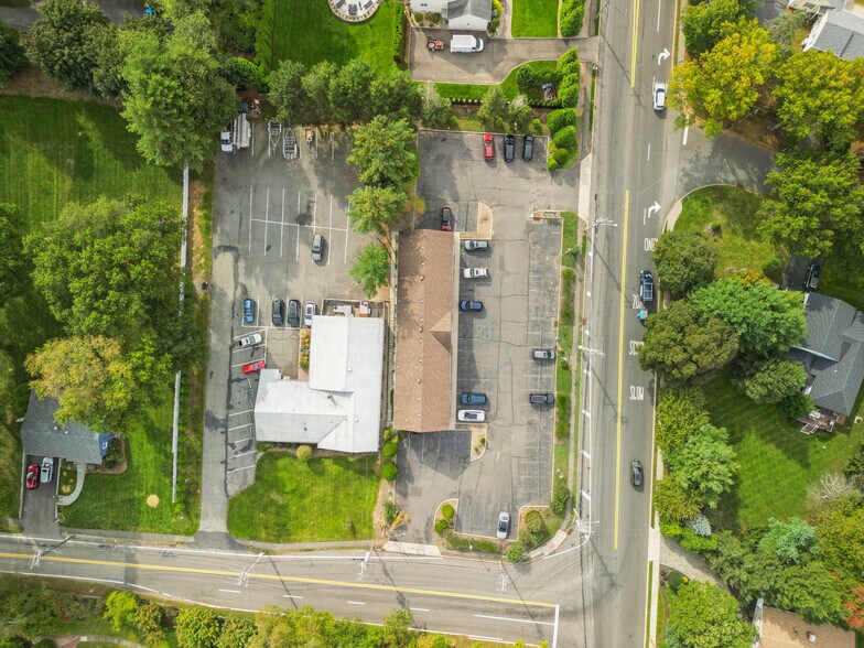 More Photos Of 800 Wyckoff Ave, Wyckoff Office For Sale