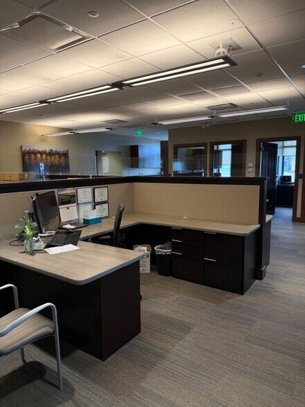 More Photos Of 4554 S 38th Ave, Fargo Bank For Lease