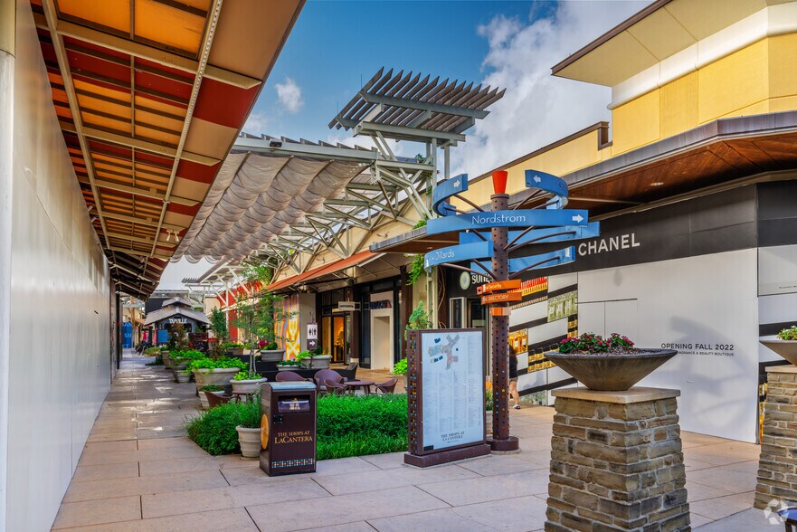 More Photos Of 15900 La Cantera Pky, San Antonio Unknown For Lease