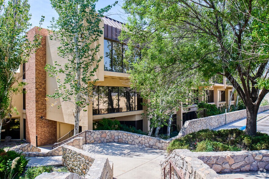 More Photos Of 4171 N Mesa St, El Paso Medical For Lease