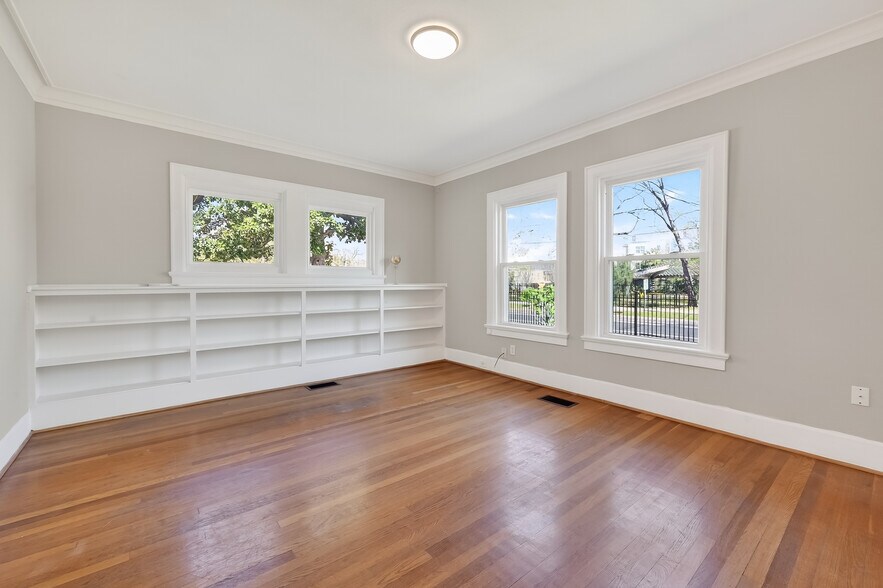 More Photos Of 3410 Austin St, Houston Office Residential For Lease