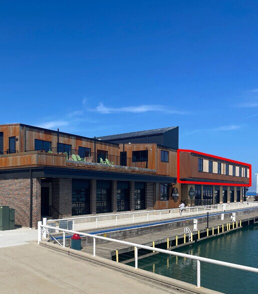 More Photos Of 305 E Washington St, Port Washington Storefront Retail Office For Lease