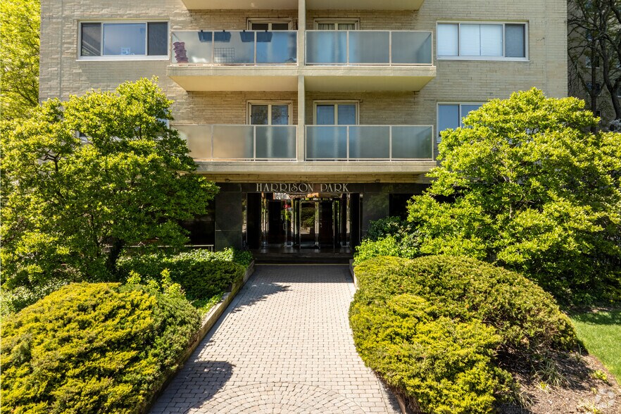 More Photos Of 377 S Harrison St, East Orange Apartments For Lease