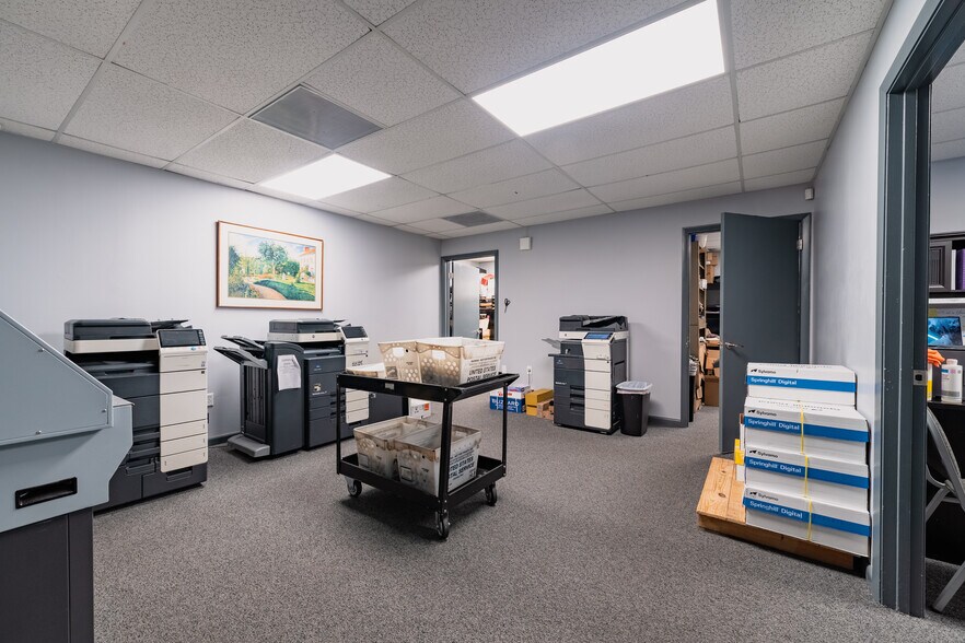 More Photos Of 2290-2298 W Airport Blvd, Sanford Flex For Lease