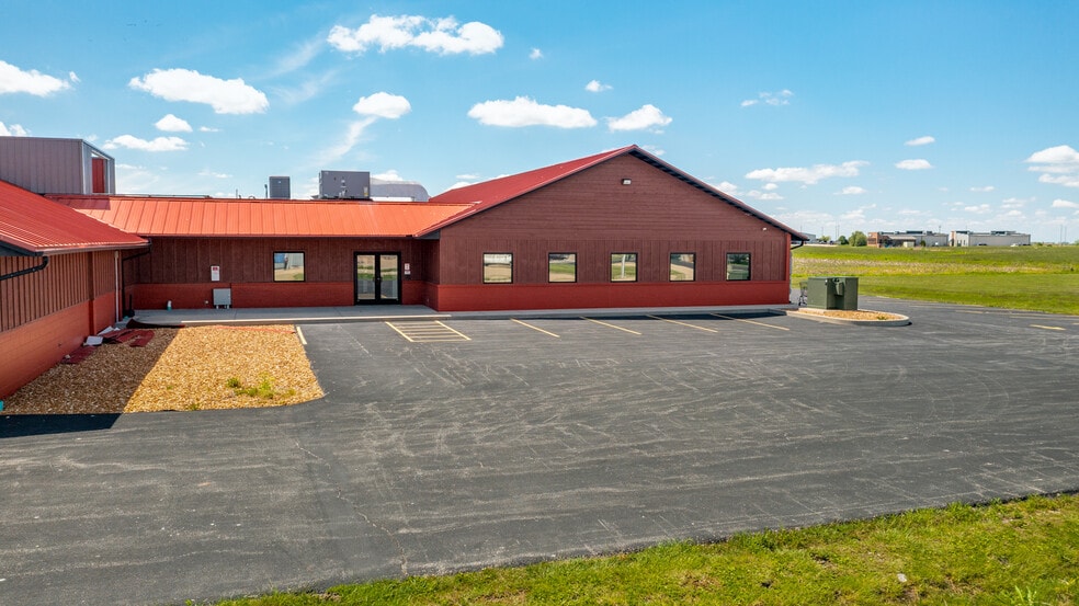 More Photos Of 1403 W Stamer Dr, Litchfield Restaurant For Lease