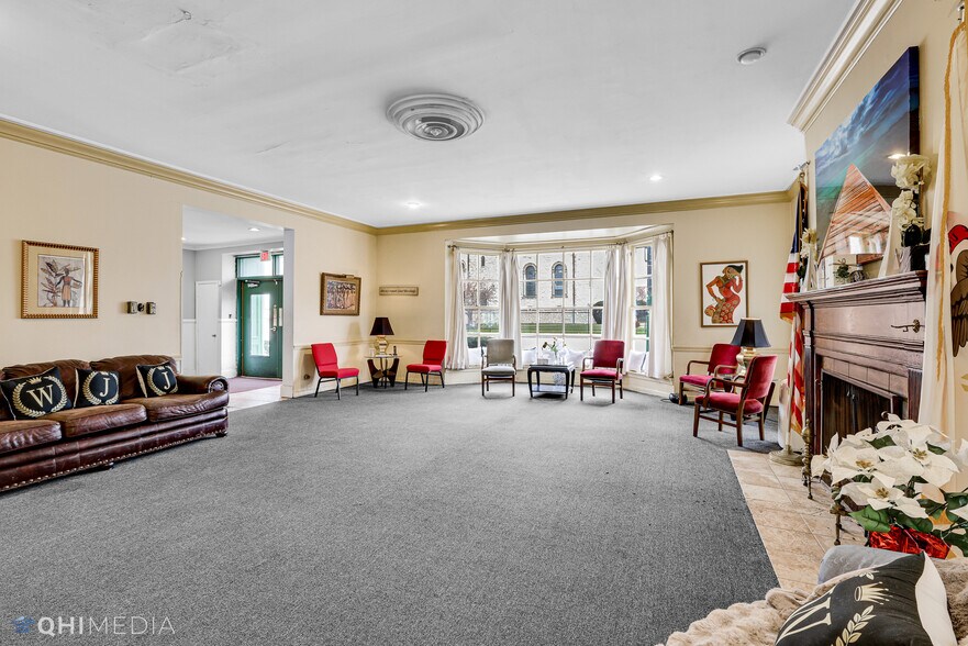 More Photos Of 2701 W 63rd St, Chicago Funeral Home For Sale