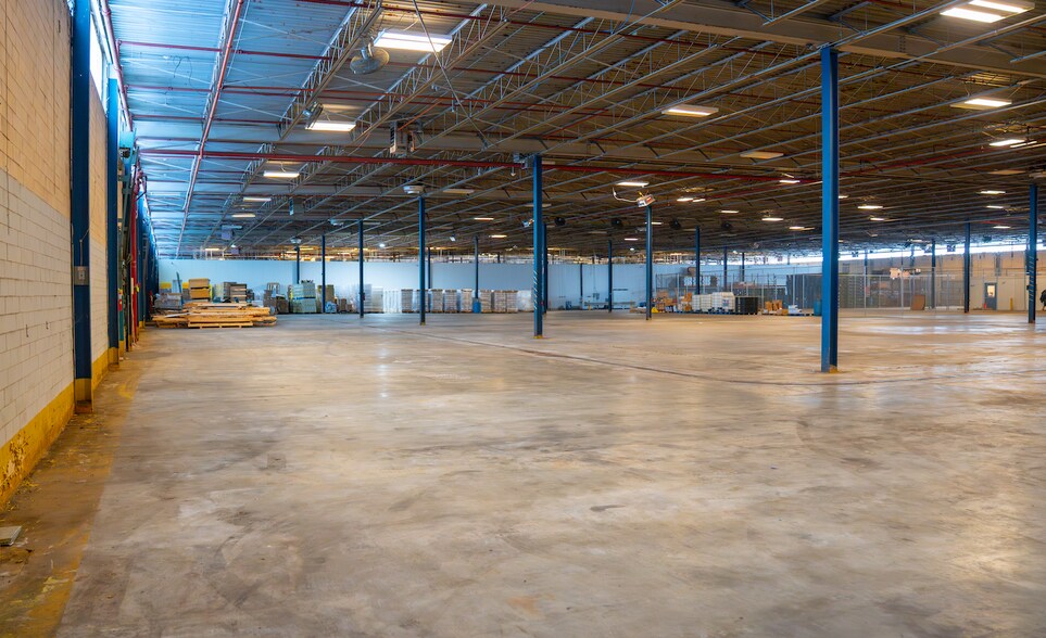 More Photos Of 2181 Sylvan Rd, East Point Distribution For Lease