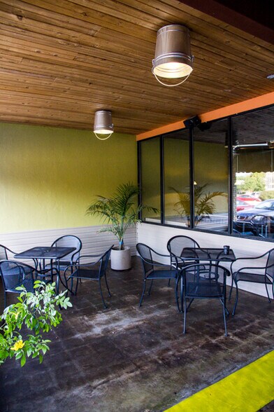 More Photos Of 6722 NW 39th Expy, Bethany Restaurant For Sale